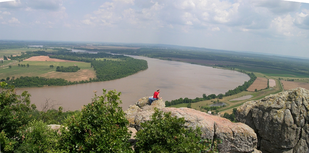 http://www.hdforums.com/Petit Jean/Petit%20Jean%20Overlook%203.jpg